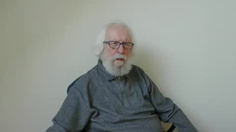 Snapshot of onanister chatting on February 5, 2025, 1:22 pm Somewhere over the rainbow online show from February 5, 2025, 1:22 pm