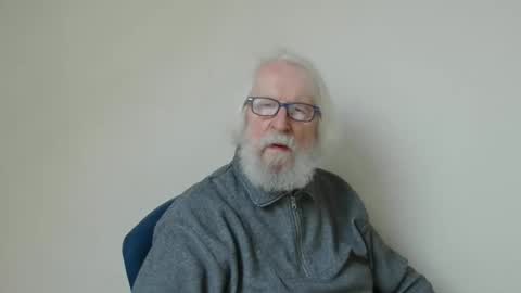 Snapshot of onanister chatting on February 9, 2025, 7:49 am Somewhere over the rainbow online show from February 9, 2025, 7:49 am