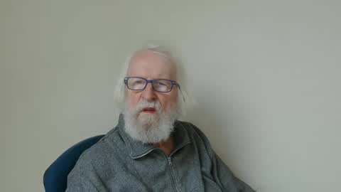 Snapshot of onanister chatting on February 11, 2025, 7:54 am Somewhere over the rainbow online show from February 11, 2025, 7:54 am