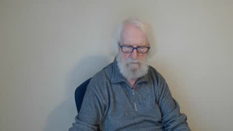 Snapshot of onanister chatting on February 12, 2025, 7:23 am Somewhere over the rainbow online show from February 12, 2025, 7:23 am