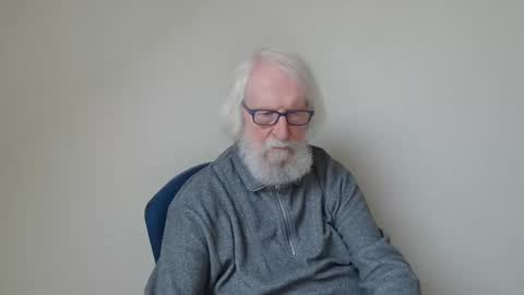 Snapshot of onanister chatting on February 13, 2025, 1:37 pm Somewhere over the rainbow online show from February 13, 2025, 1:37 pm