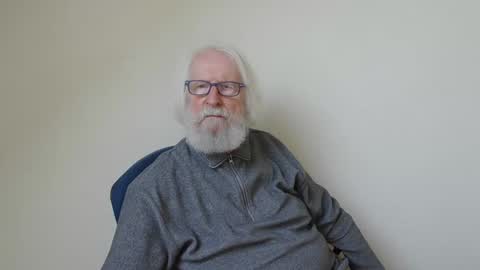 Snapshot of onanister chatting on February 20, 2025, 1:19 pm Somewhere over the rainbow online show from February 20, 2025, 1:19 pm