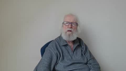 Snapshot of onanister chatting on February 25, 2025, 8:25 am Somewhere over the rainbow online show from February 25, 2025, 8:25 am