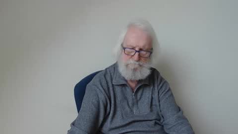 Snapshot of onanister chatting on February 26, 2025, 1:52 pm Somewhere over the rainbow online show from February 26, 2025, 1:52 pm