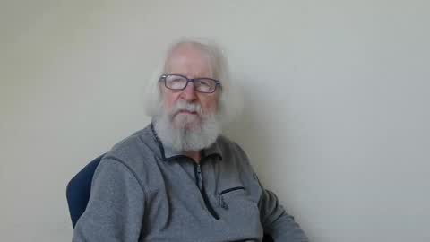 Snapshot of onanister chatting on March 6, 2025, 7:47 am Somewhere over the rainbow online show from March 6, 2025, 7:47 am