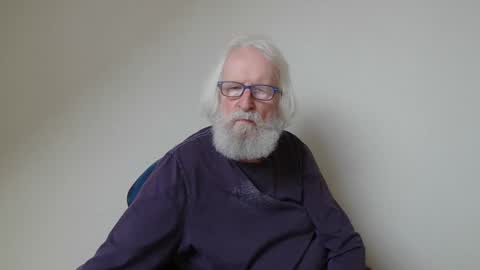 Snapshot of onanister chatting on March 9, 2025, 3:38 pm Somewhere over the rainbow online show from March 9, 2025, 3:38 pm