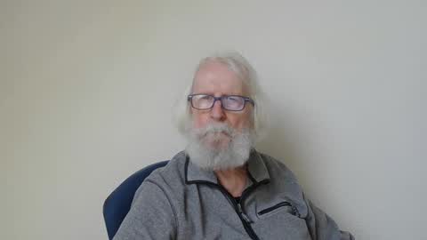 Snapshot of onanister chatting on March 11, 2025, 8:20 am Somewhere over the rainbow online show from March 11, 2025, 8:20 am