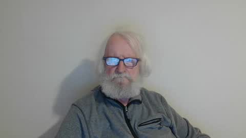 Snapshot of onanister chatting on March 11, 2025, 8:53 pm Somewhere over the rainbow online show from March 11, 2025, 8:53 pm