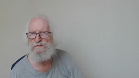 Snapshot of onanister chatting on September 9, 2025, 7:30 am Somewhere over the rainbow online show from September 9, 2025, 7:30 am