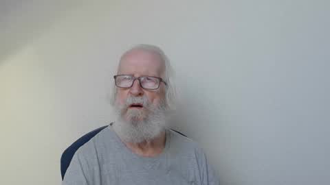 Snapshot of onanister chatting on September 18, 2025, 7:21 am Somewhere over the rainbow online show from September 18, 2025, 7:21 am