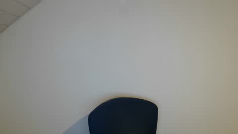 Snapshot of onanister chatting on September 19, 2025, 8:31 pm Somewhere over the rainbow online show from September 19, 2025, 8:31 pm