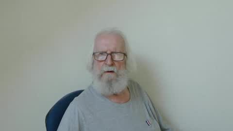 Snapshot of onanister chatting on September 20, 2025, 2:18 pm Somewhere over the rainbow online show from September 20, 2025, 2:18 pm