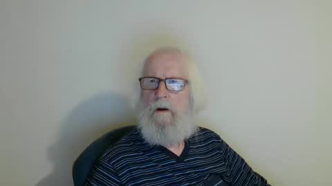 Snapshot of onanister chatting on September 21, 2025, 8:54 pm Somewhere over the rainbow online show from September 21, 2025, 8:54 pm