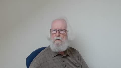 Snapshot of onanister chatting on September 25, 2025, 2:21 pm Somewhere over the rainbow online show from September 25, 2025, 2:21 pm