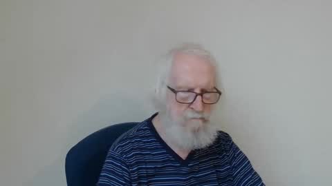 Snapshot of onanister chatting on September 28, 2025, 7:14 am Somewhere over the rainbow online show from September 28, 2025, 7:14 am