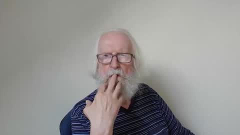 Snapshot of onanister chatting on September 29, 2025, 3:06 pm Somewhere over the rainbow online show from September 29, 2025, 3:06 pm