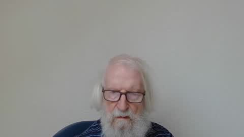 Snapshot of onanister chatting on October 1, 2025, 7:36 am Somewhere over the rainbow online show from October 1, 2025, 7:36 am