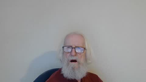 Snapshot of onanister chatting on October 9, 2025, 6:55 am Somewhere over the rainbow online show from October 9, 2025, 6:55 am