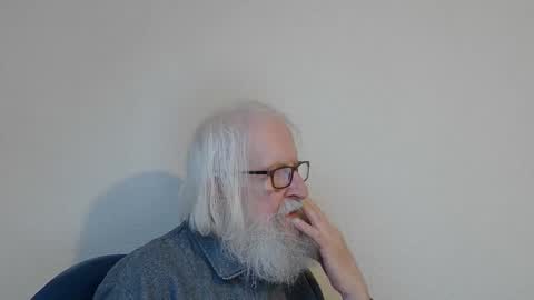 Somewhere over the rainbow online show from December 17, 2025, 8:09 am