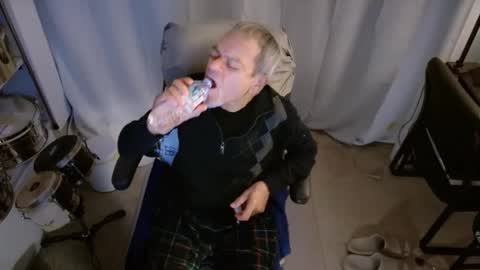 ondoko1234 online show from November 4, 2025, 5:28 am