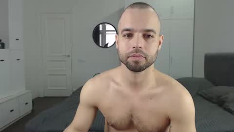 Snapshot of onebestlover chatting on February 12, 2025, 8:38 am onebestlover online show from February 12, 2025, 8:38 am