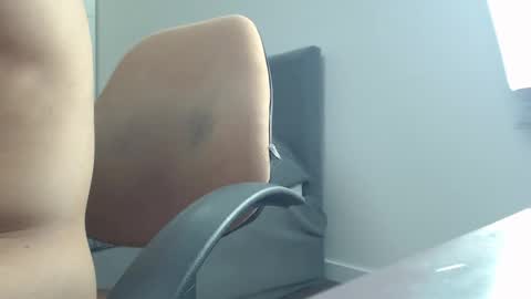 Snapshot of onebestlover chatting on February 19, 2025, 2:44 pm onebestlover online show from February 19, 2025, 2:44 pm