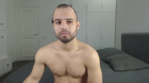 Snapshot of onebestlover chatting on February 21, 2025, 8:29 am onebestlover online show from February 21, 2025, 8:29 am