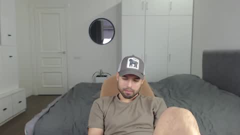 Snapshot of onebestlover chatting on February 25, 2025, 3:05 pm onebestlover online show from February 25, 2025, 3:05 pm