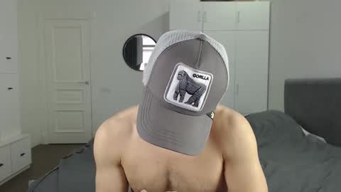 Snapshot of onebestlover chatting on February 28, 2025, 8:42 am onebestlover online show from February 28, 2025, 8:42 am