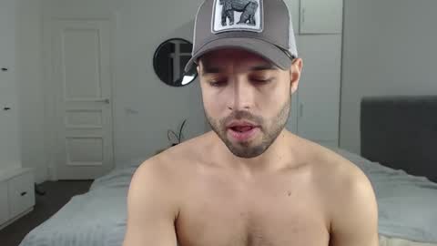 Snapshot of onebestlover chatting on March 5, 2025, 7:06 pm onebestlover online show from March 5, 2025, 7:06 pm