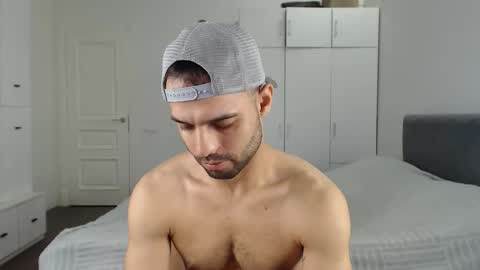 Snapshot of onebestlover chatting on September 15, 2025, 7:30 am onebestlover online show from September 15, 2025, 7:30 am