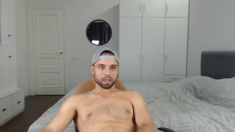 Snapshot of onebestlover chatting on September 17, 2025, 3:03 pm onebestlover online show from September 17, 2025, 3:03 pm