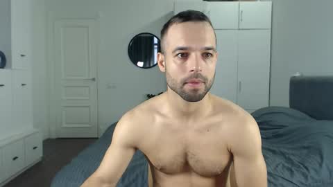 Snapshot of onebestlover chatting on September 22, 2025, 7:32 am onebestlover online show from September 22, 2025, 7:32 am