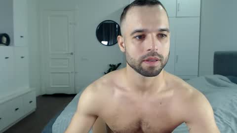 Snapshot of onebestlover chatting on September 25, 2025, 8:40 am onebestlover online show from September 25, 2025, 8:40 am