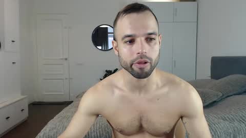 Snapshot of onebestlover chatting on October 15, 2025, 9:09 am onebestlover online show from October 15, 2025, 9:09 am