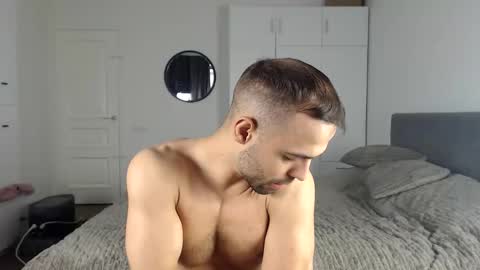 Snapshot of onebestlover chatting on October 22, 2025, 10:04 am onebestlover online show from October 22, 2025, 10:04 am