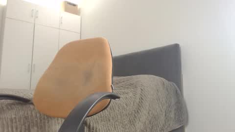 Snapshot of onebestlover chatting on November 28, 2025, 10:40 am onebestlover online show from November 28, 2025, 10:40 am