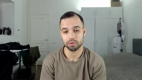 onebestlover online show from February 11, 2026, 8:52 am