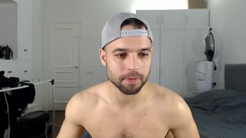 onebestlover online show from March 1, 2026, 7:54 am