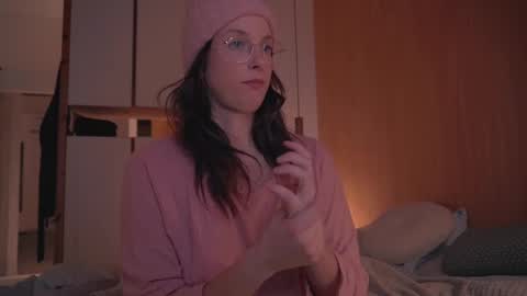 Ariel online show from December 29, 2024, 7:22 pm