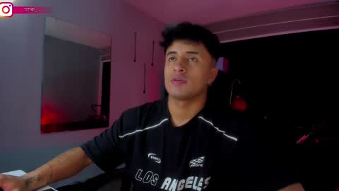 YIN MIGUEL online show from February 18, 2025, 2:38 am