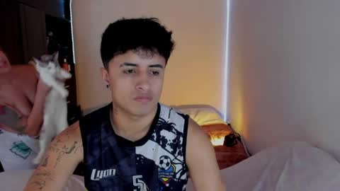 Snapshot of onemore_cum chatting on April 22, 2026, 2:51 pm YIN MIGUEL online show from April 22, 2026, 2:51 pm