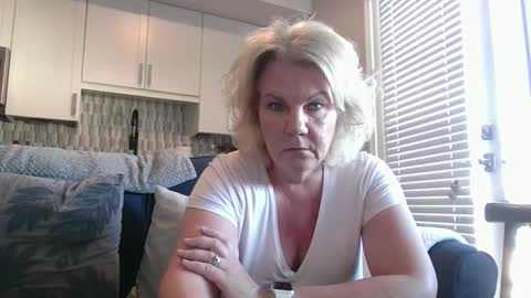 couple mature milf bigboobs curvy mommydaddy online show from February 6, 2025, 11:26 pm