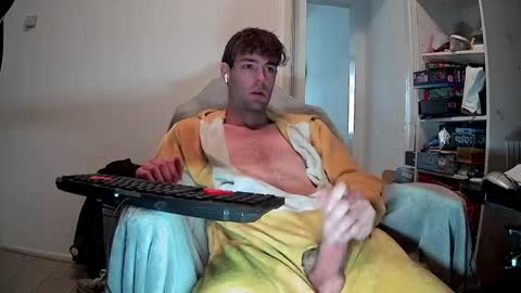 onesieboyx online show from March 26, 2026, 3:50 pm