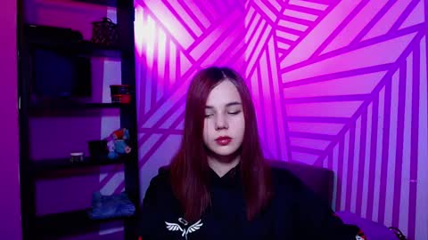 onessandra online show from October 28, 2025, 4:38 am