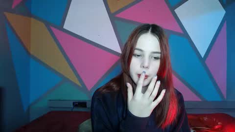 onessandra online show from November 25, 2025, 2:11 am