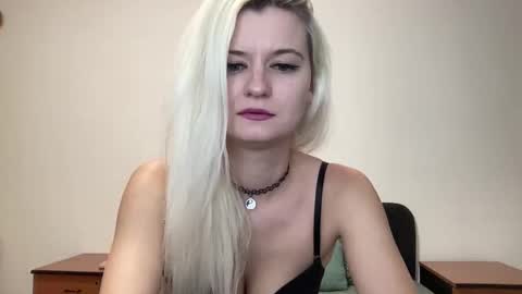 Snapshot of onika_cox chatting on September 9, 2025, 11:15 pm Onika online show from September 9, 2025, 11:15 pm