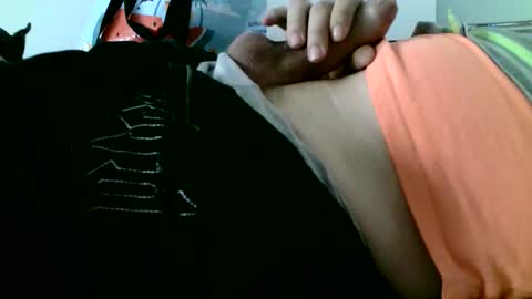 Snapshot of onkelz200 chatting on October 4, 2025, 12:14 pm onkelz200 online show from October 4, 2025, 12:14 pm