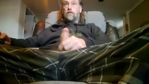 only01love online show from February 22, 2025, 8:09 pm