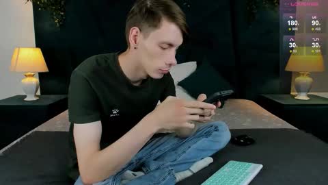 Snapshot of only_eric chatting on November 22, 2025, 5:06 am Erick online show from November 22, 2025, 5:06 am